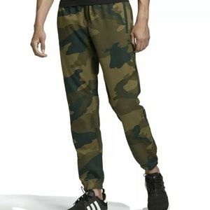 Camo Adidas jogger